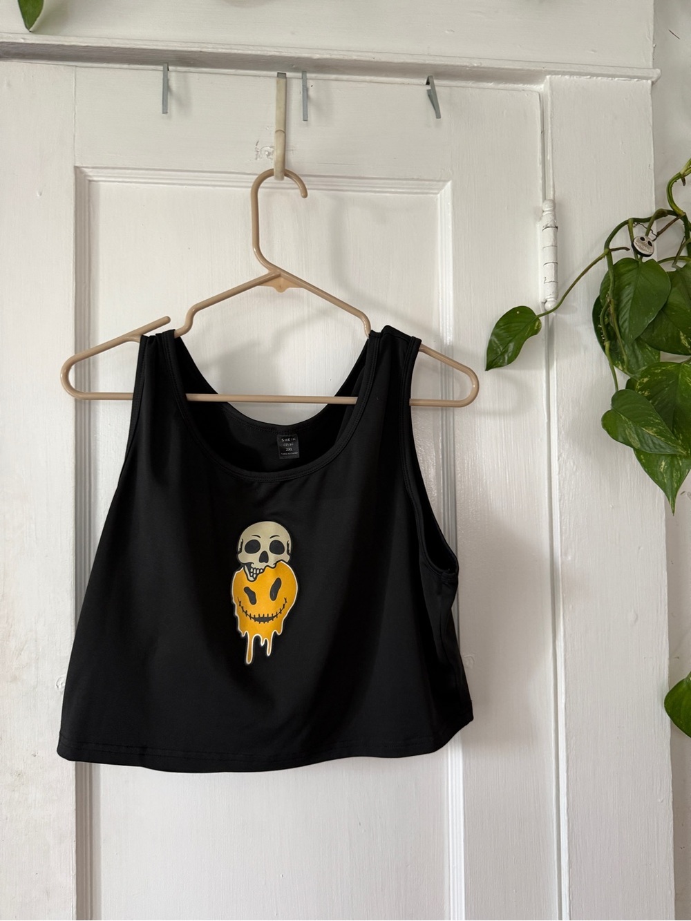 SHEIN Black Cropped Tank with Yellow Drip Skull Heart Graphic 2XL